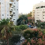 Comfortable Quiet Room With A Private Bathroom In Shared Apartment